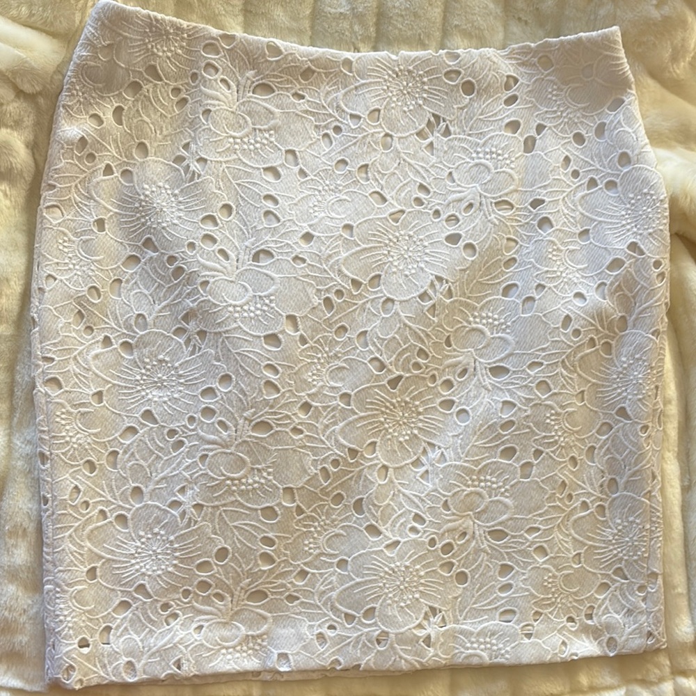 Banana Republic White Mini Skirt with Embellished Style
